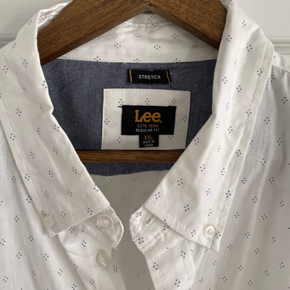 Men’s casual button down - Picture 2 of 2